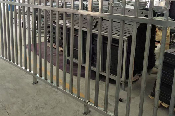 陽(yáng)臺(tái)欄桿